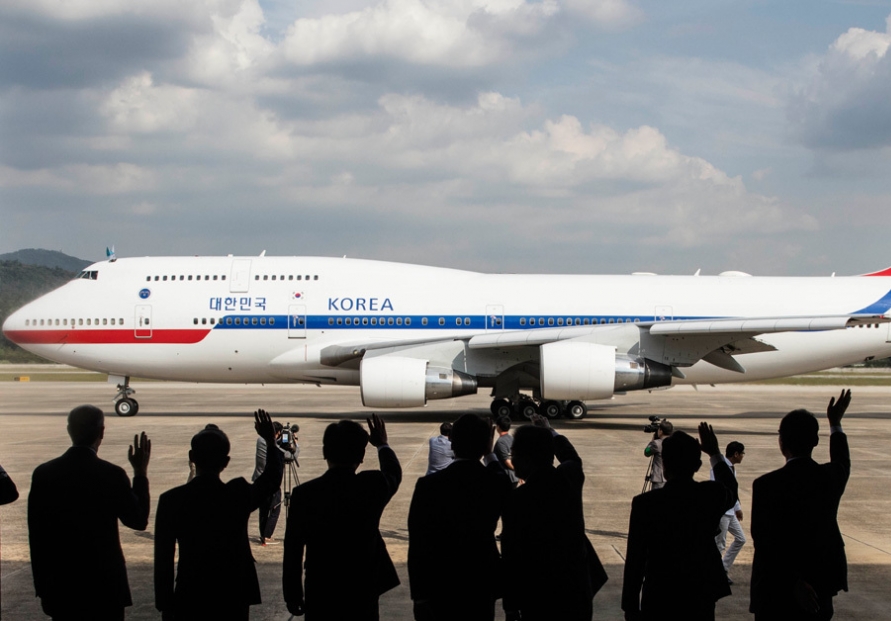 Cheong Wa Dae says it will keep leasing presidential jet