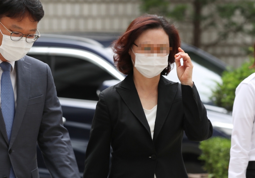 Top court confirms 4-yr prison term for ex-Justice Minister Cho Kuk's wife