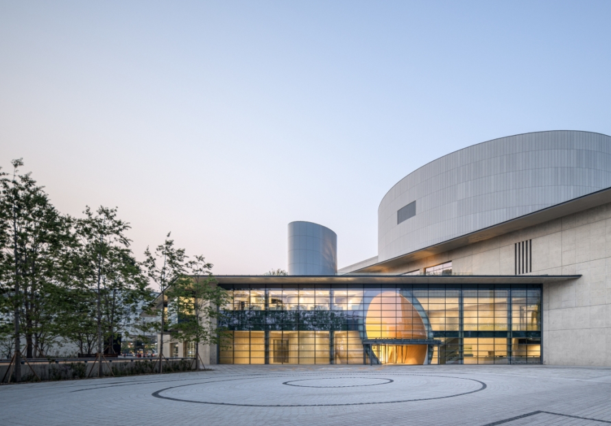 LG Arts Center Seoul to open Oct. 13 with LSO, Cho Seong-jin concert