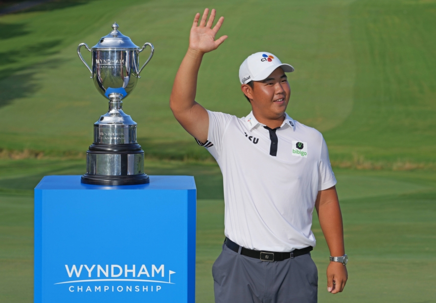 [Newsmaker] S. Korean Kim Joo-hyung captures 1st PGA Tour title