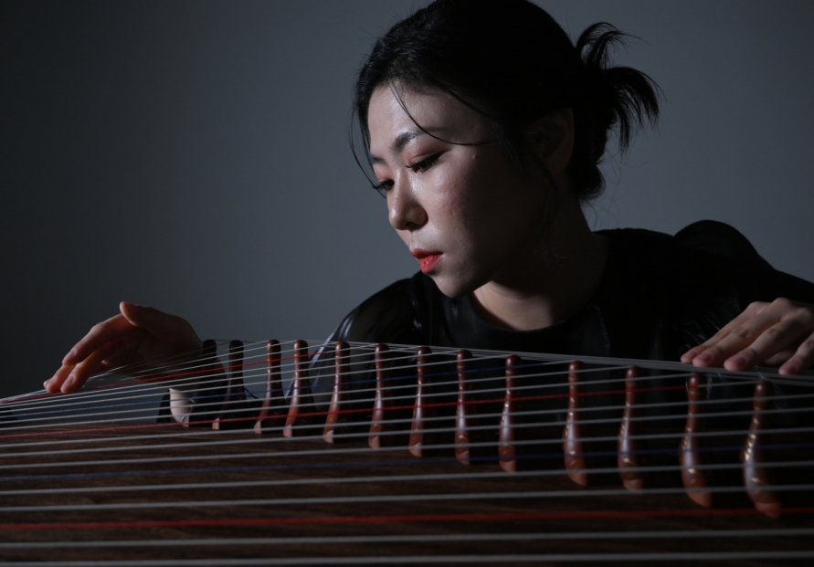 [Eye Plus] The song must go on, says gayageum byeongchang specialist