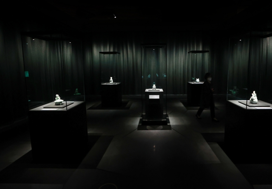 NMK opens remodeled celadon gallery of Goryeo