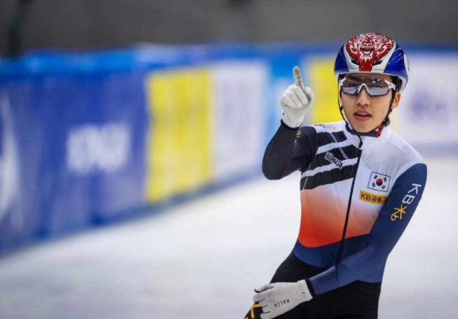 With two gold medals, short tracker Park Ji-won closes in on World Cup overall title