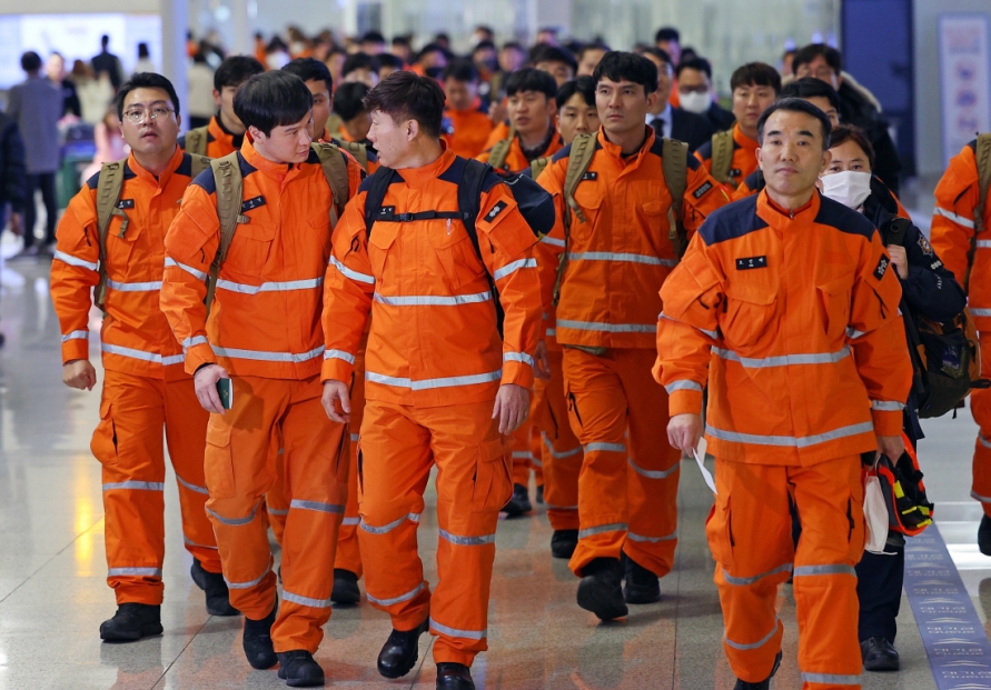 South Korean rescue team departs for Turkey