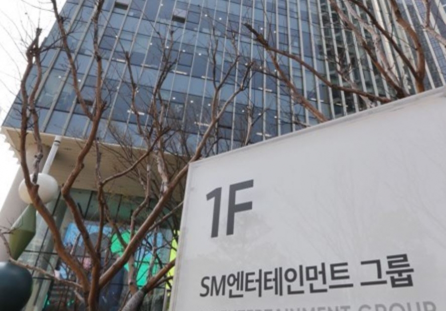 SM Entertainment founder Lee looks to the future as company appoints new management