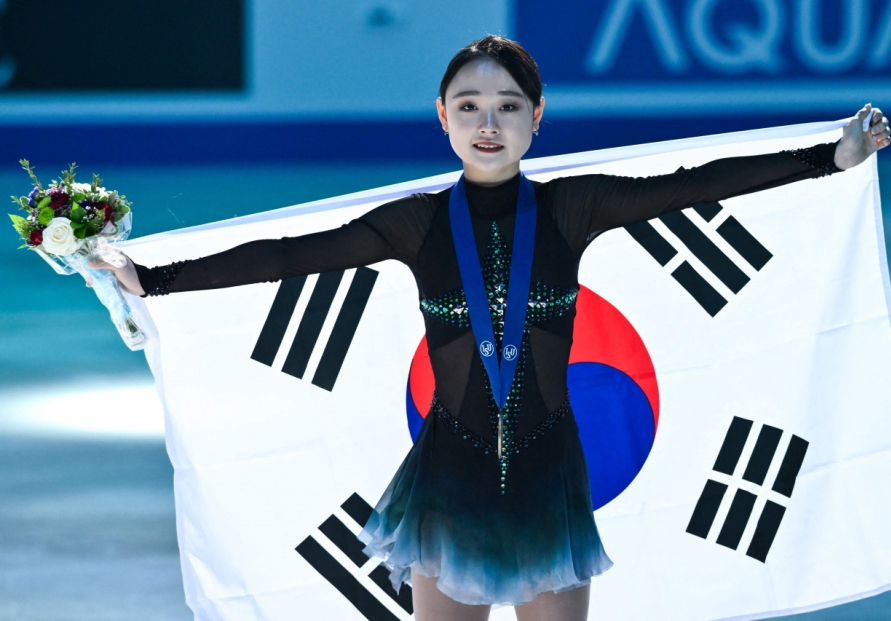 S. Korean Kim Chae-yeon wins bronze at figure skating worlds