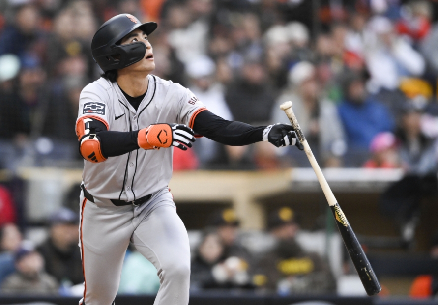 Giants rookie Lee Jung-hoo hits 1st MLB home run