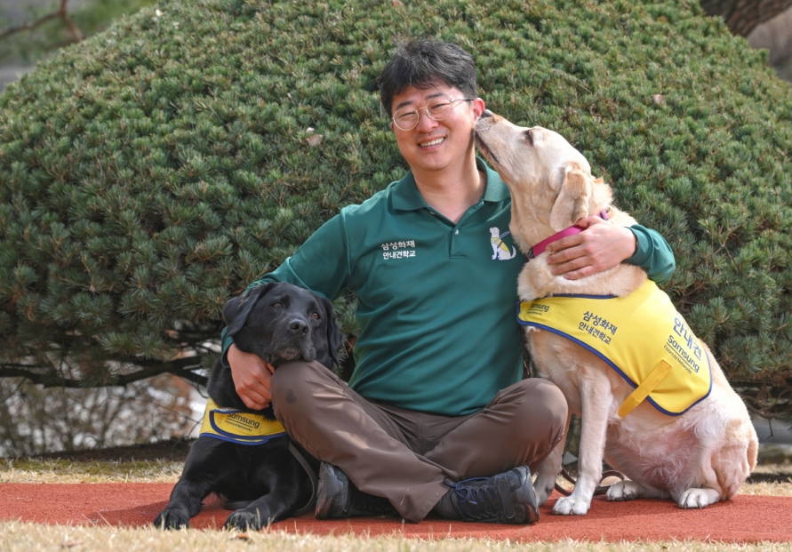  'Dogs cherish time with human companions, visually impaired or not'