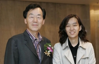 Novelist Han Seung-won says daughter's historic Nobel win feels surreal