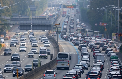Traffic heavy on expressways following Chuseok