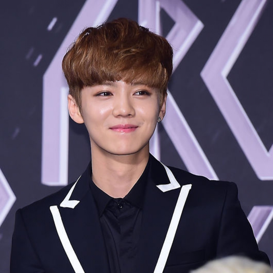 EXO Luhan sues S.M. to end exclusive contract