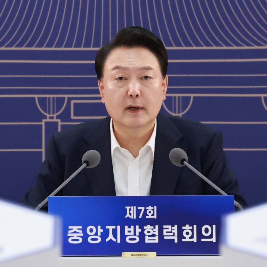 Yoon urges municipalities to embrace foreigners