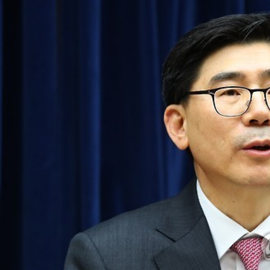 Woori Bank CEO to seek overseas investors