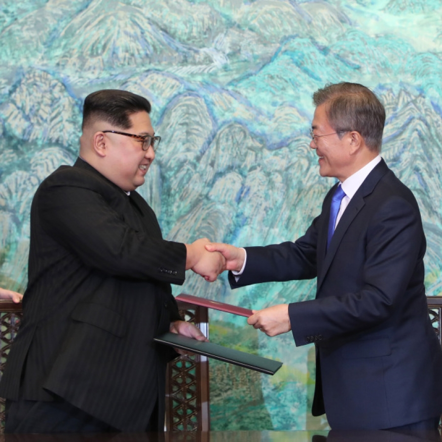 [2018 Inter-Korean summit] Two Koreas’ commitment to ‘complete denuclearization’ raises hope, concerns