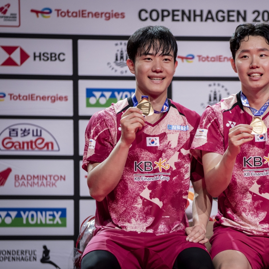 S. Korea wins men's doubles title, enjoys record haul at badminton world championships