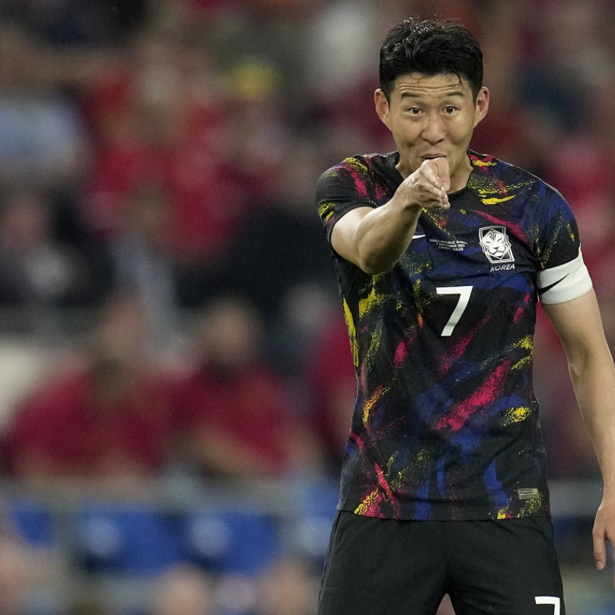 Captain Son Heung-min comes to Klinsmann's defense amid remote work criticism
