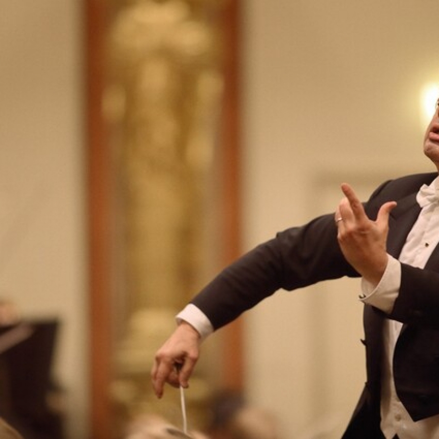 Maestro Bychkov to debut in Korea with all-Dvorak program