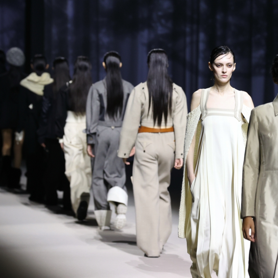 On first day of Seoul Fashion Week, runways play up power of heritage, personality