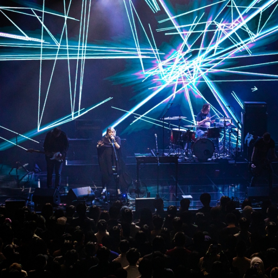[Herald Review] Slowdive captivates Korean fans with hypnotic performance