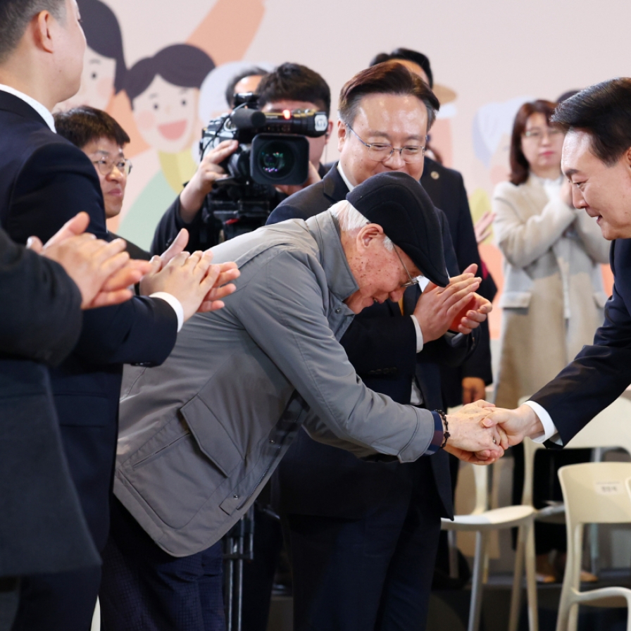Yoon vows to expand senior welfare
