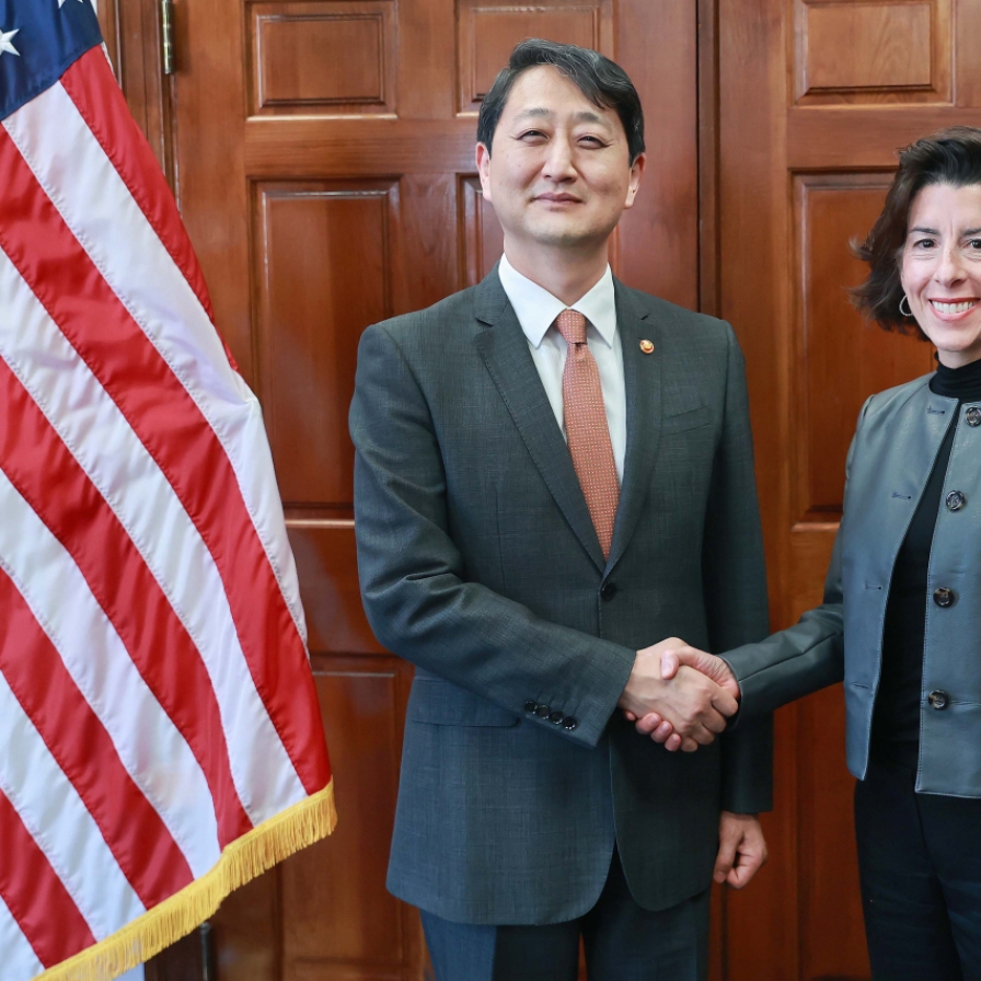 S. Korea, U.S. agree to hold trilateral industry ministers' talks with Japan in H1: Seoul official