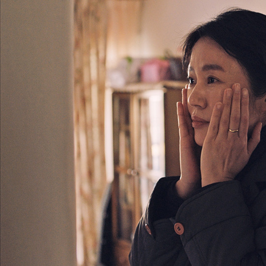 [Herald Review] Ordinary woman in midlife ‘Jeong-sun’ shatters preconceptions