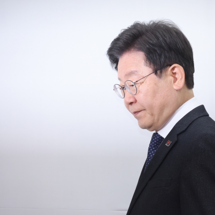 DP leader says he will unconditionally meet with Yoon