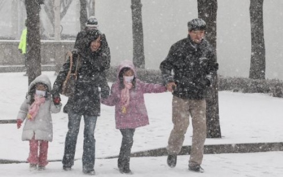 Only one out of five S. Koreans considers grandparents part of 'family': survey