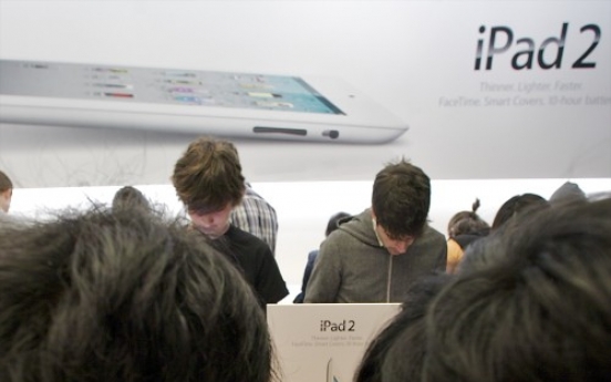 iPad 2 sales may have reached 500,000: analyst