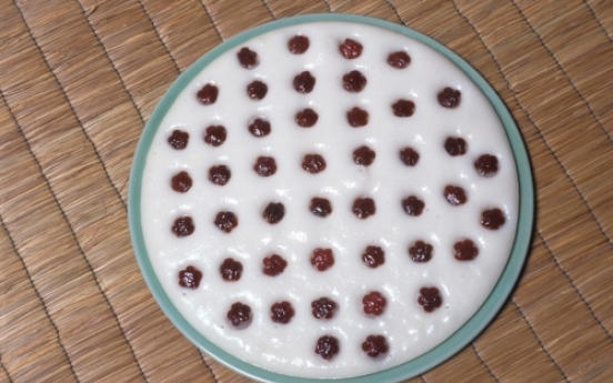 Jeungpyeon (Rice Wine Cake)