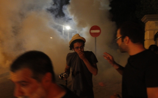 Cyprus protesters enter presidential palace grounds