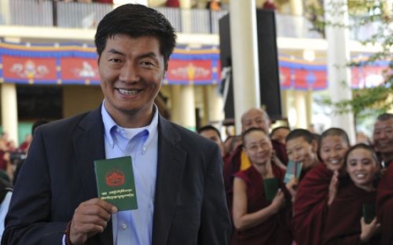 Dalai Lama’s successor sworn in