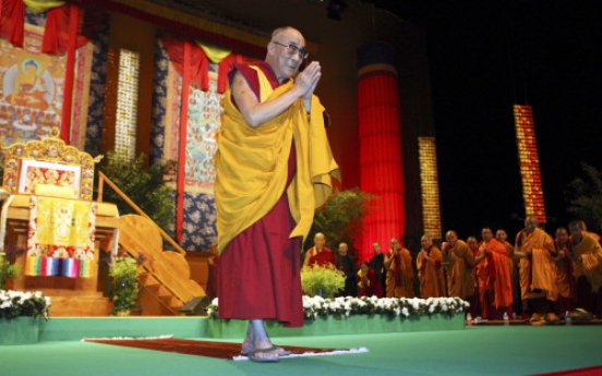 Dalai Lama begins 3-day visit to France