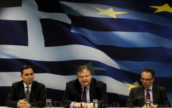 Greece expects recession to deepen