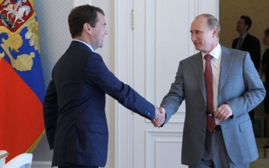 Putin, Medvedev to reveal 2012 plans in December