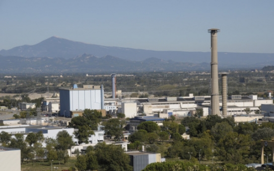 Blast at French nuclear site kills 1, injures 4