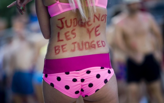 Thousands run in underwear to protest Utah laws