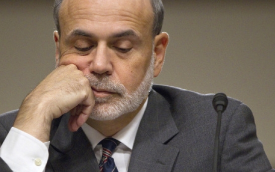 Bernanke warns economic recovery close to faltering