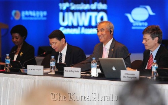 Forum discusses global role of tourism