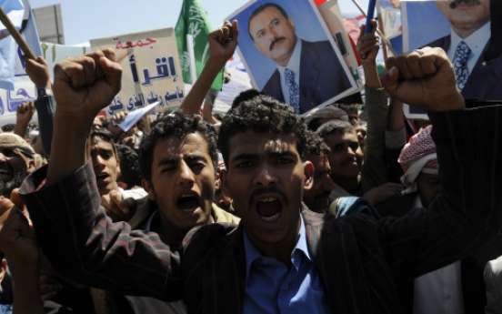 Gadhafi's death energizes Syrian, Yemeni protests