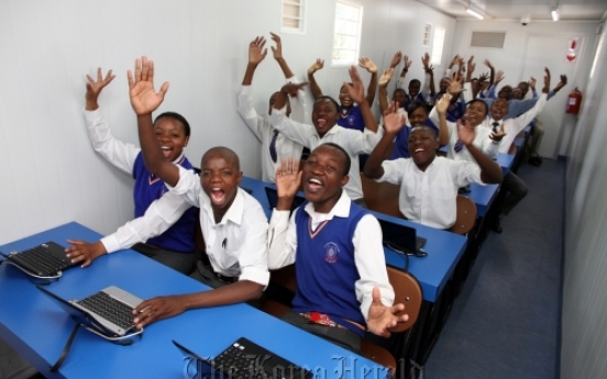 Samsung donates mobile classroom to S. Africa