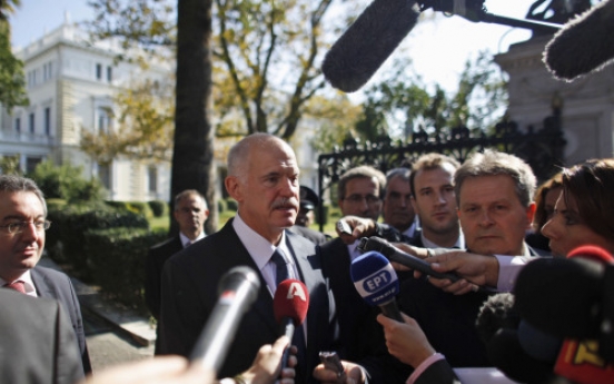 Papandreou wins confidence vote