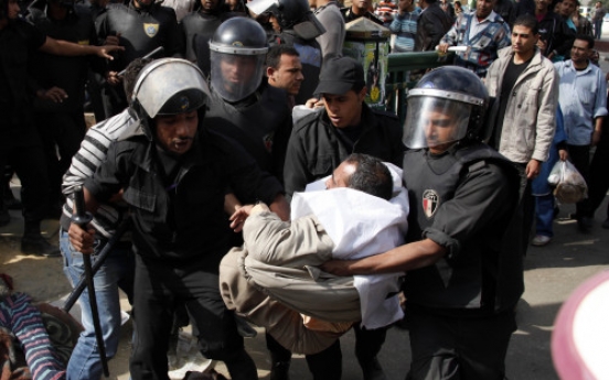 Clashes erupt ahead of Egypt vote, killing 2