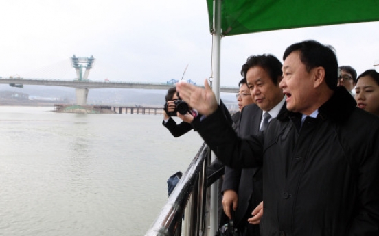 Ex-Thai leader Thaksin drawn to Korean-type anti-flood program