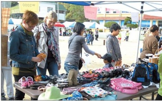 Success at Geoje school’s first charity jumble sale