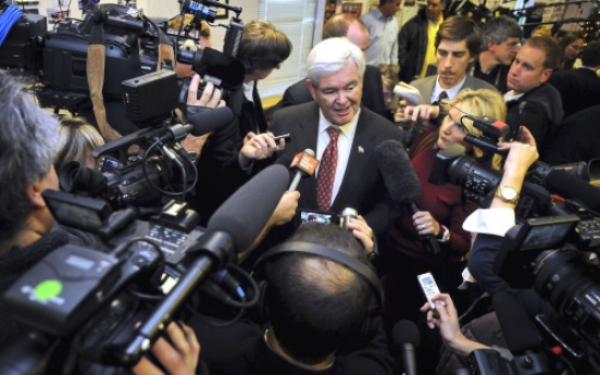 In Iowa, Gingrich streaks past Romney