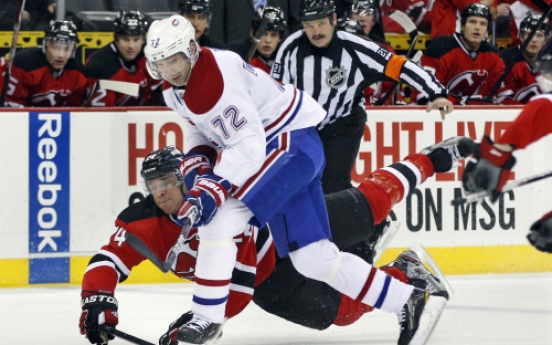 Devils downed as Kaberle shines in Canadiens debut