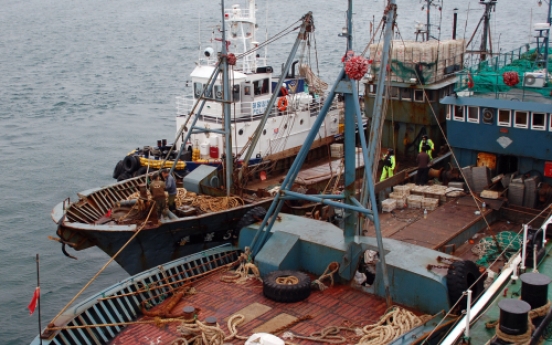 Chinese fisherman kills Korean coast guard officer