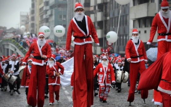 [Photo] Santa Claus parade