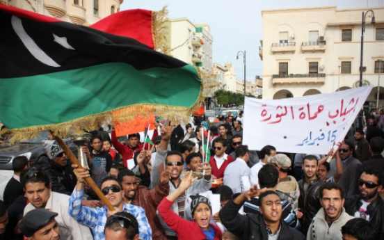 Libyans protest against interim government